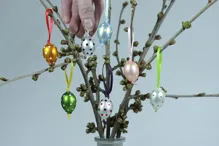 Polka dot egg on a ribbon (1)